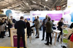 Stand d’information de l’Agirc-Arrco – C’est plus que la retraite