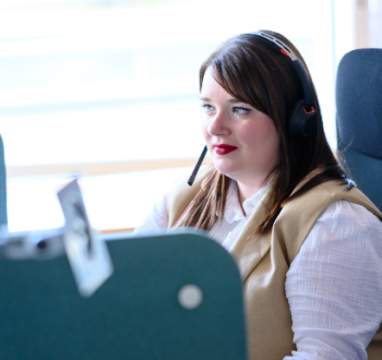 Les services Agirc-Arrco accessibles aux personnes sourdes ou malentendantes